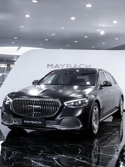 成都38岚图汽车的售后服务让用户无忧出行，迈巴赫未来的豪华车趋势